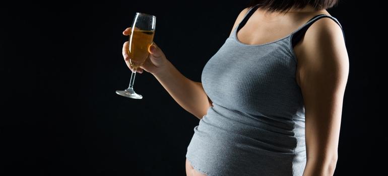 Objawy płodowego zespołu alkoholowego widoczne już in utero