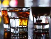 GUS: spożycie mocnych alkoholi wzrosło w Polsce do...