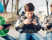 Szyja smartfonowa – nowe zjawisko w dziecięcej...
