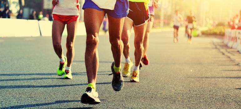 Naukowcy: przebiegnięcie maratonu nie wpływa na wzrost sztywności mięśni u biegaczy w wieku 50+