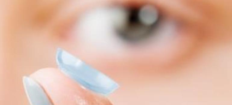 Obserwacja dzieci po usunięciu katarakty używających soczewek kontaktowych lub soczewek wewnątrzgałkowych