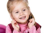 Alergolodzy: kolczyki we wczesnym dzieciństwie...