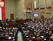 Sejm przychylił się do poprawek Senatu w noweli o...
